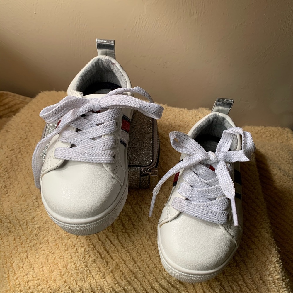 Shoes - Picture 6 of 7